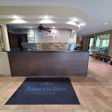 Americinn And Suites By Wyndham Delafield-Waukesha-Milwaukee Buitenkant foto