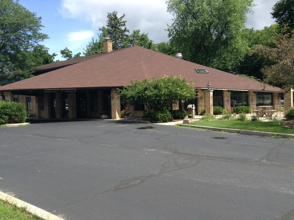 Americinn And Suites By Wyndham Delafield-Waukesha-Milwaukee Buitenkant foto
