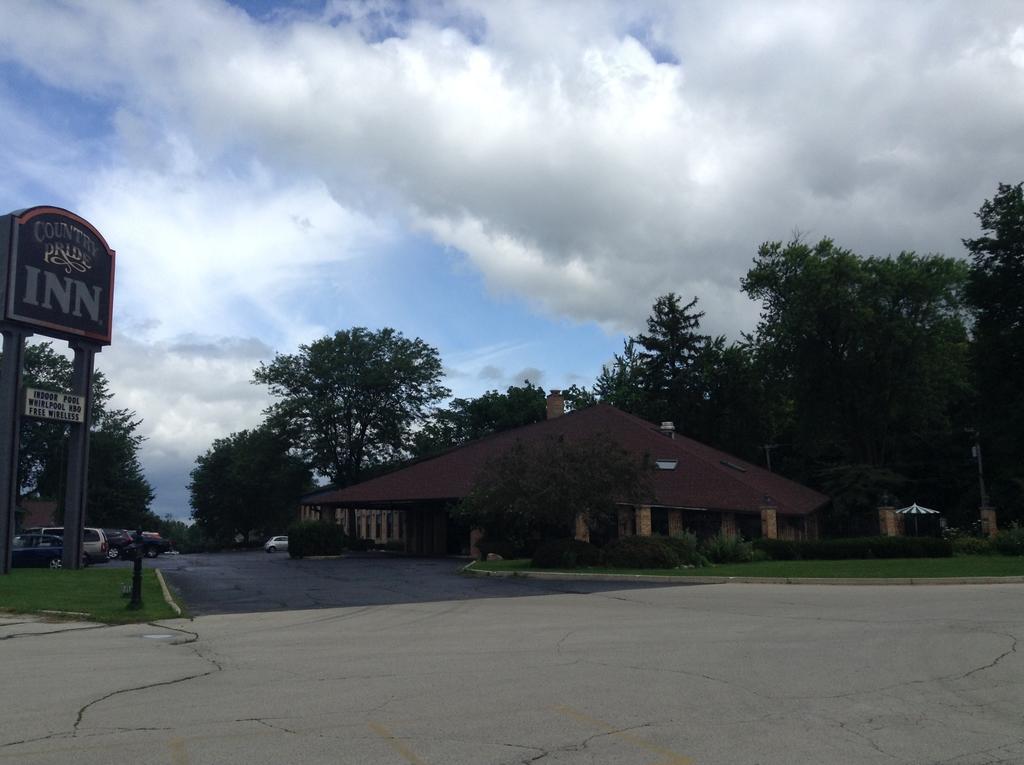 Americinn And Suites By Wyndham Delafield-Waukesha-Milwaukee Buitenkant foto