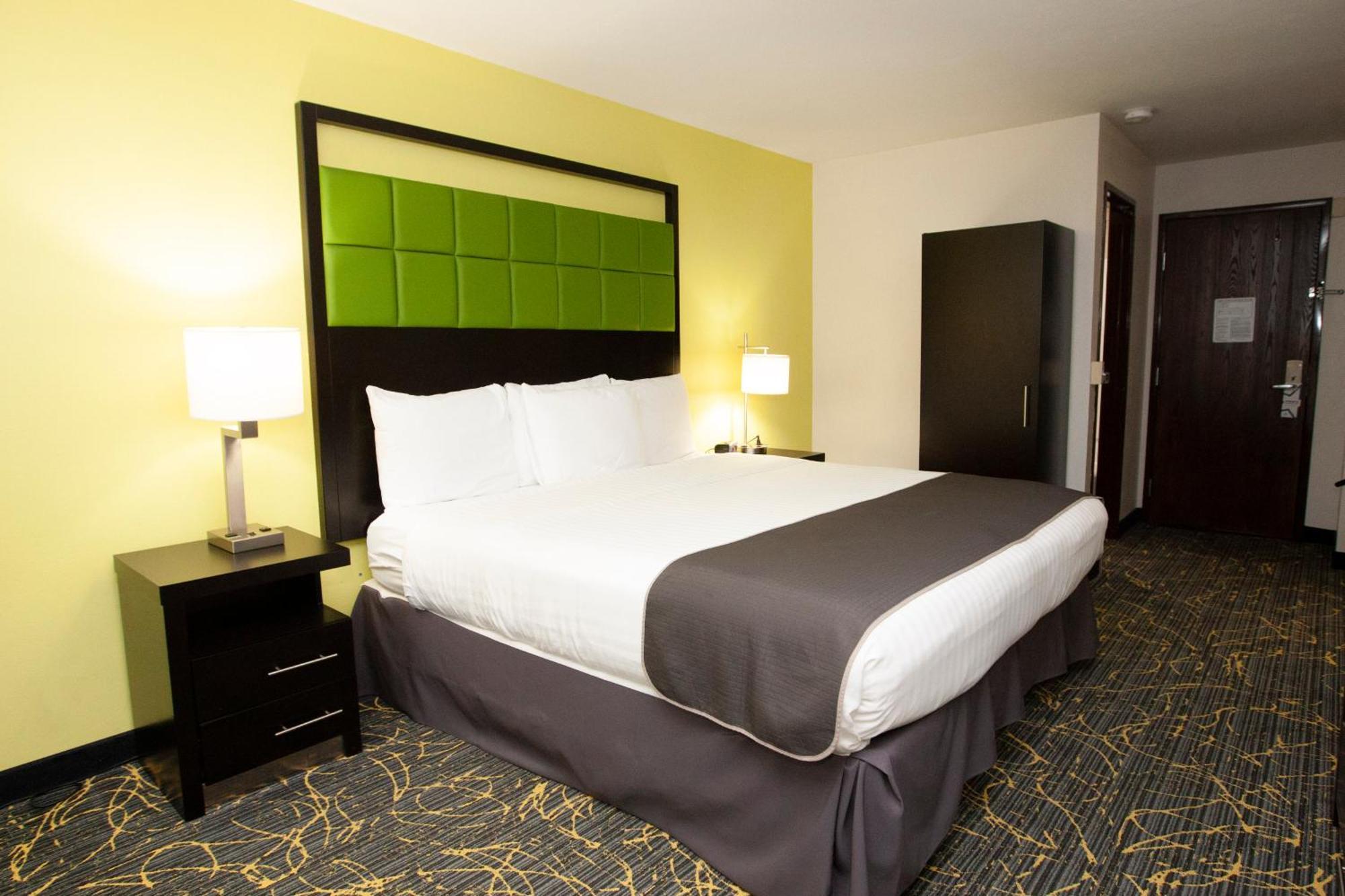 Americinn And Suites By Wyndham Delafield-Waukesha-Milwaukee Kamer foto