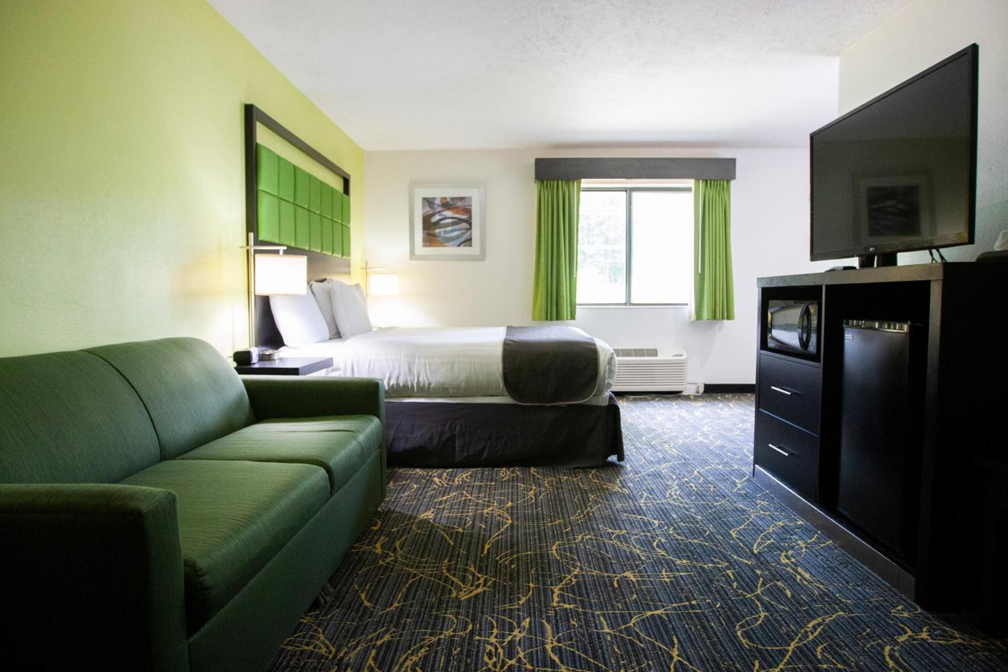 Americinn And Suites By Wyndham Delafield-Waukesha-Milwaukee Buitenkant foto
