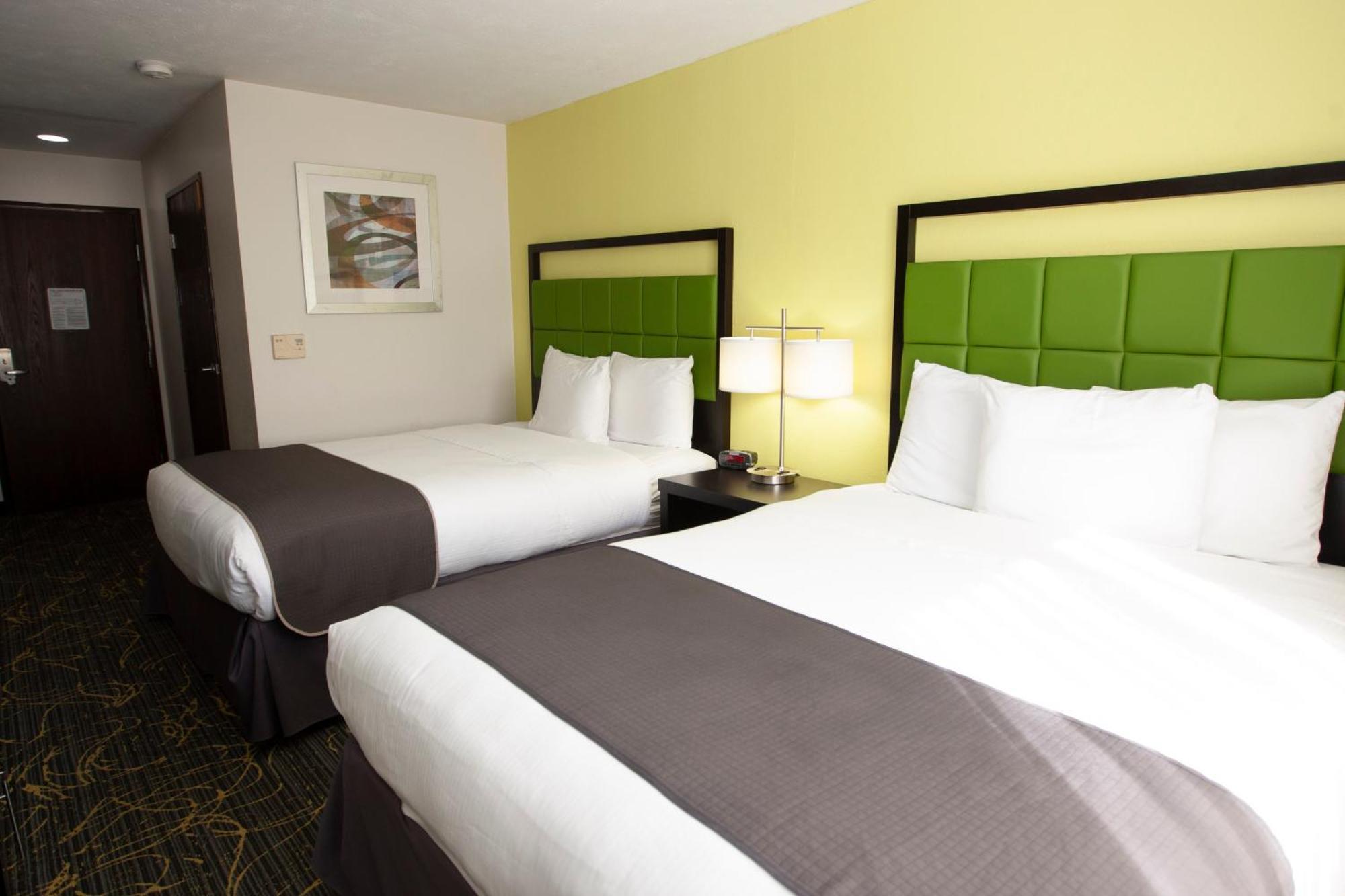 Americinn And Suites By Wyndham Delafield-Waukesha-Milwaukee Kamer foto