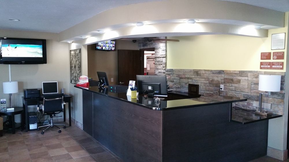 Americinn And Suites By Wyndham Delafield-Waukesha-Milwaukee Buitenkant foto
