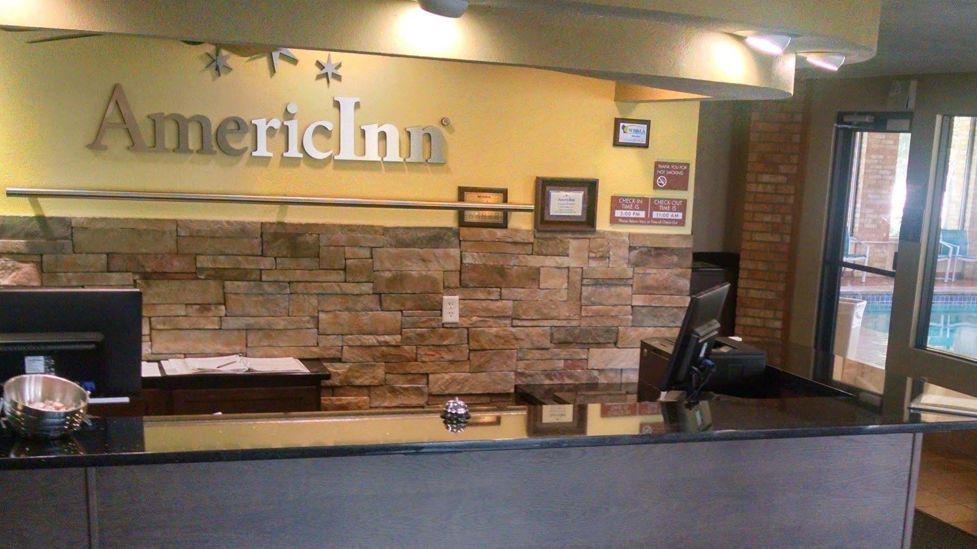 Americinn And Suites By Wyndham Delafield-Waukesha-Milwaukee Buitenkant foto